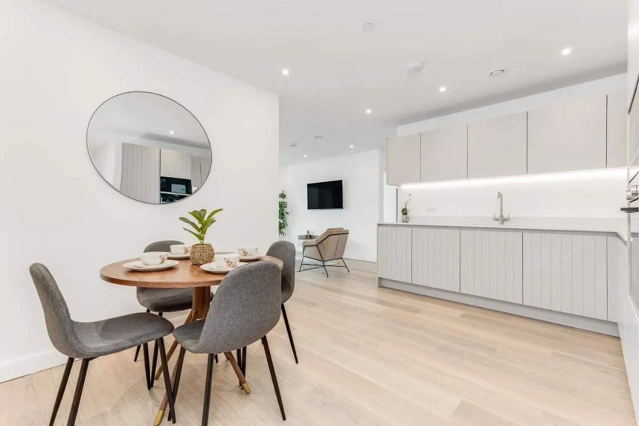 Bloom Of Luxury Apartment London