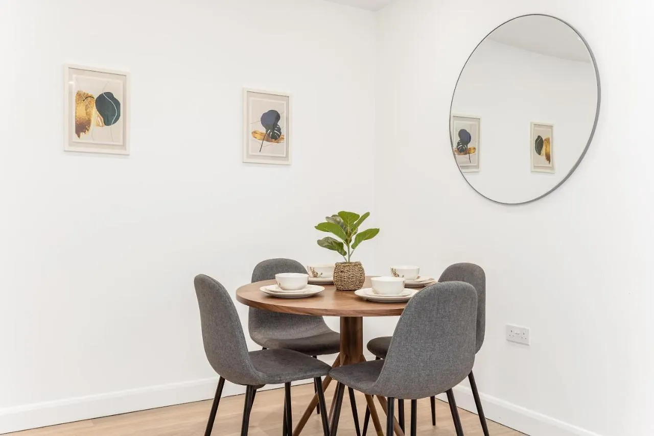 Bloom Of Luxury Apartment London
