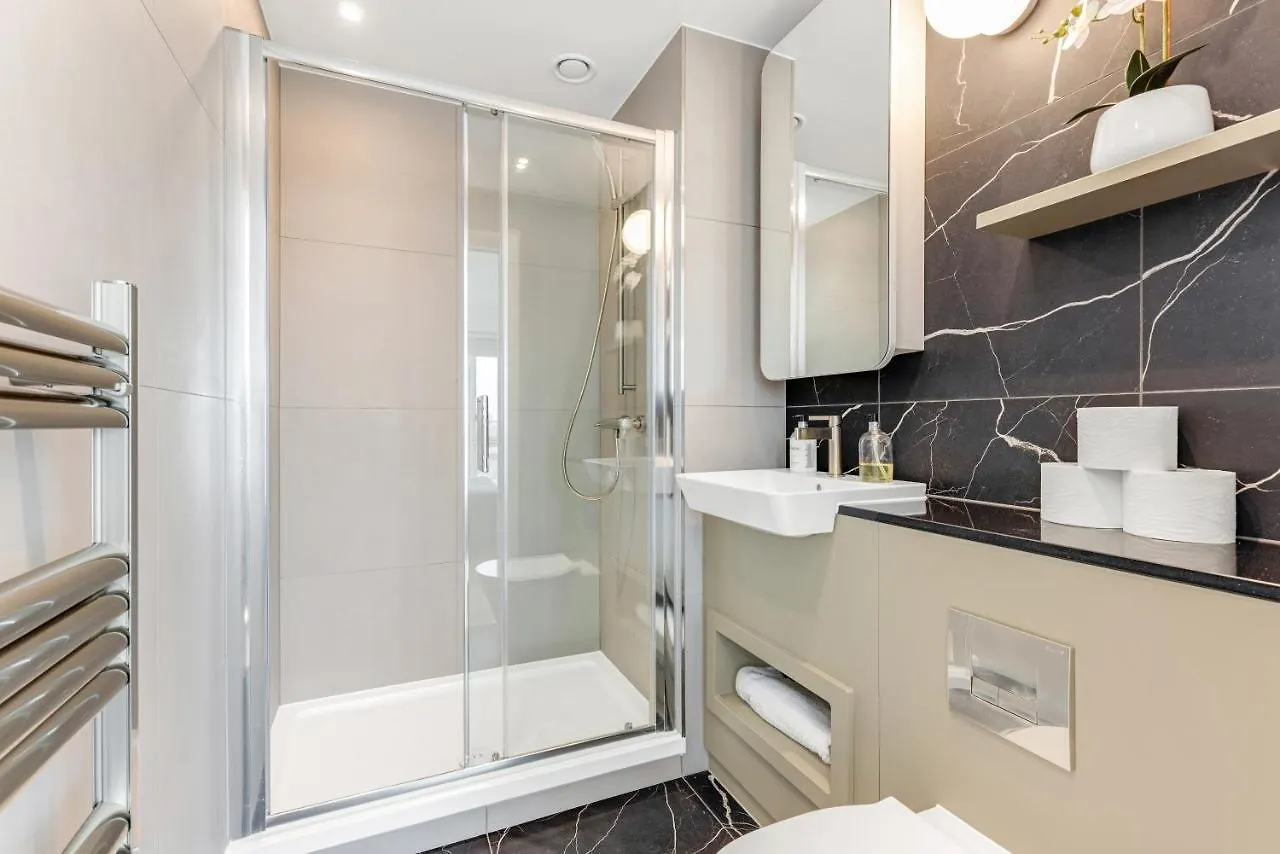 Bloom Of Luxury Apartment London