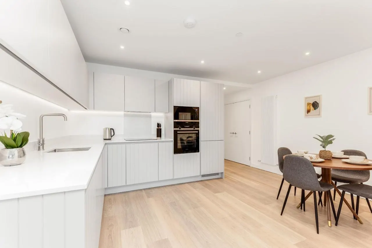 Bloom Of Luxury Apartment London